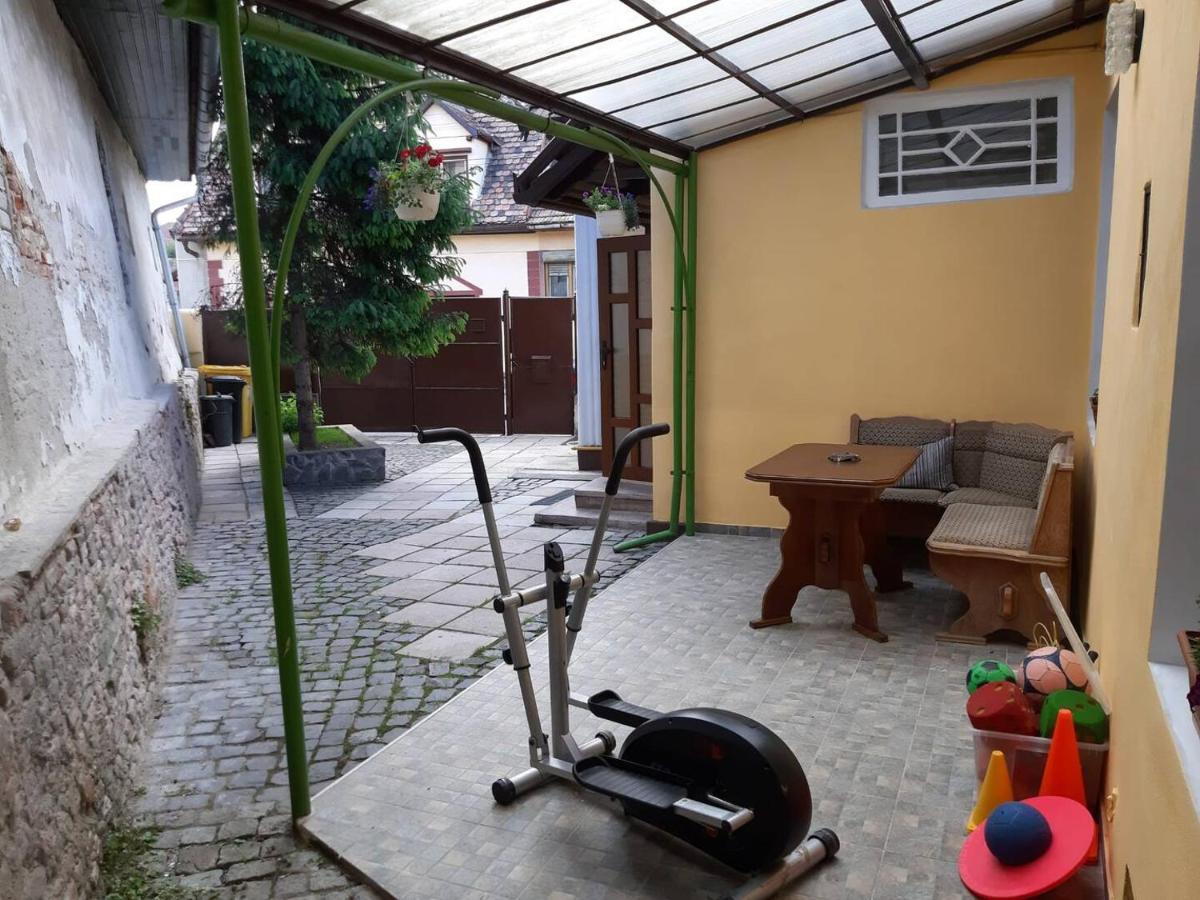 La Pablito Villa Mediaş Buitenkant foto